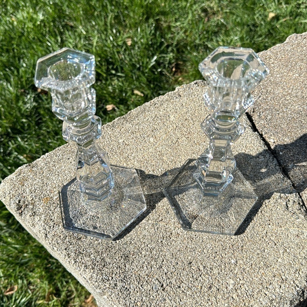 VINTAGE~HEISEY PEERLESS~WILLIAMSBURG PATTERN~CRYSTAL CANDLEHOLDERS~PAIR~NICE~G21 - Picture 5 of 8